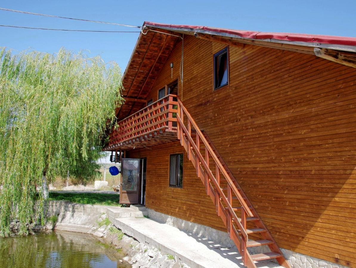 Pensiunea ,,La Struti" Târgu Neamţ Exterior foto