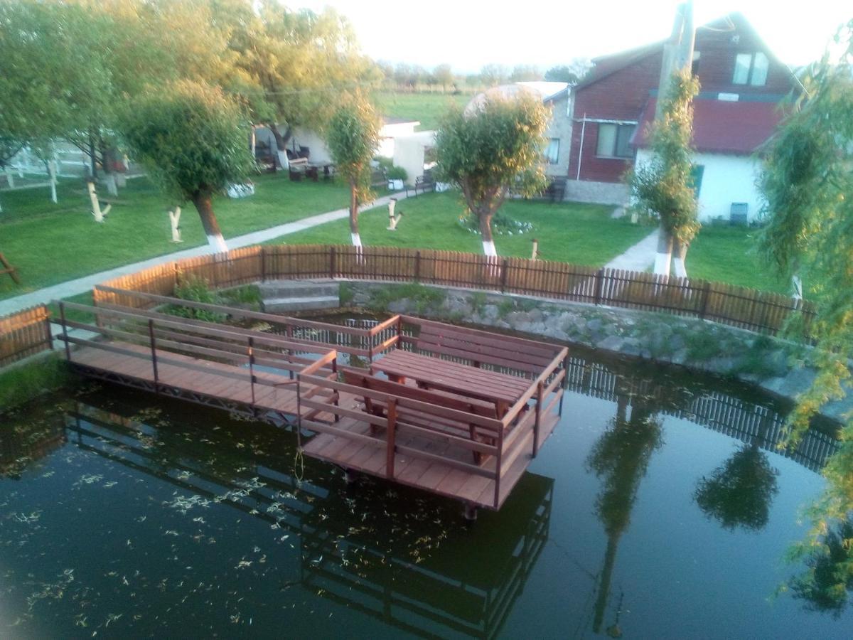Pensiunea ,,La Struti" Târgu Neamţ Exterior foto